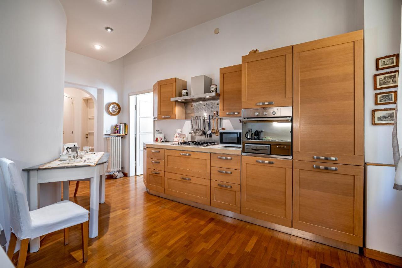 Yid Leopolda Few Minutes From Station Apartamento Florencia