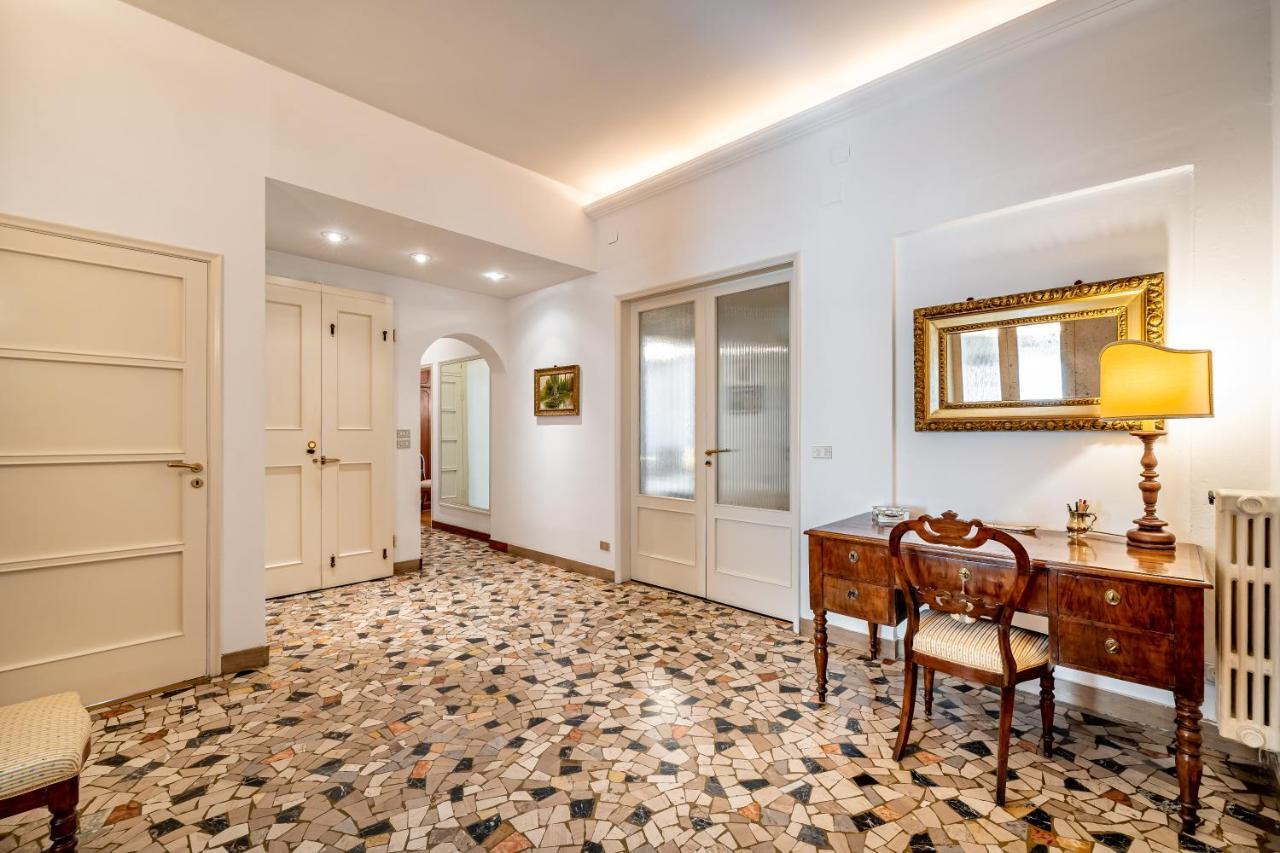 Yid Leopolda Few Minutes From Station * Florencia